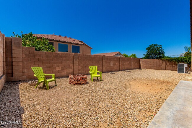 Building Photo - 28916 N Nobel Rd
