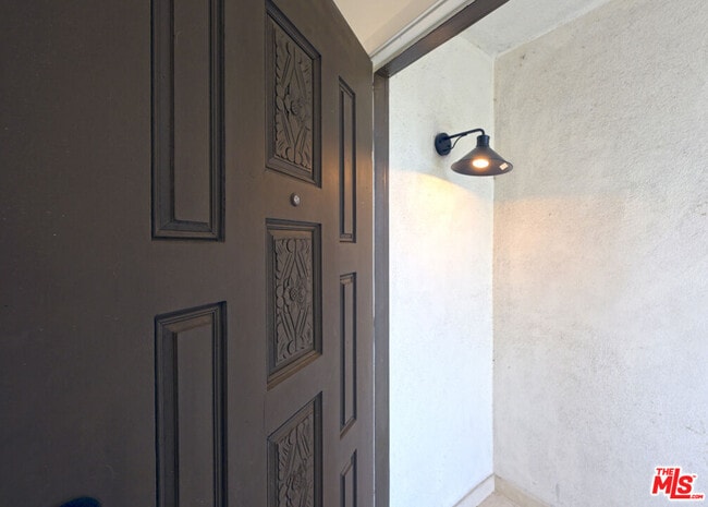 Building Photo - 3101 Arizona Ave