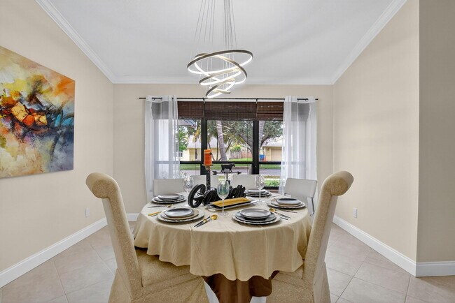 Building Photo - 1002 Julia Heights Dr