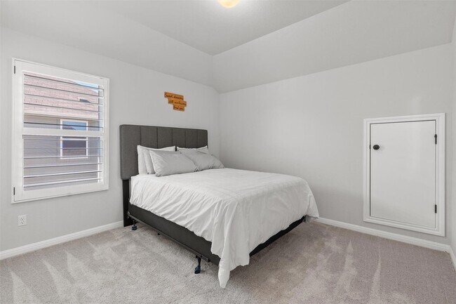 Building Photo - 13104 Cerro Castellan Trace