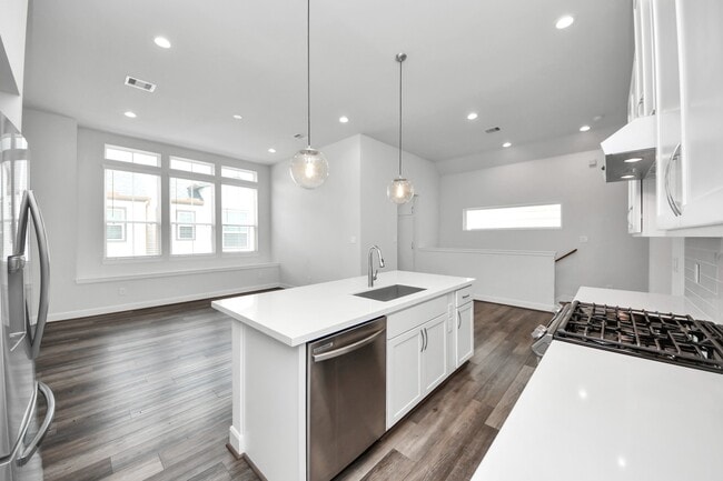 Building Photo - 9577 Neuens Rd