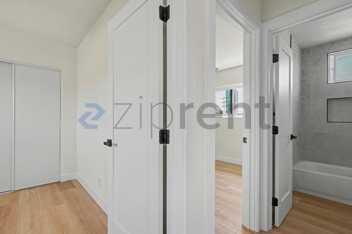 Building Photo - Unit 3