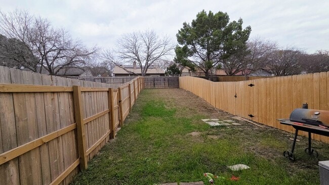 Building Photo - Converse, TX! 3 Bedroom 2.5 Bath Townhome