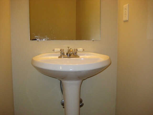 Building Photo - 2253 Joann Dr