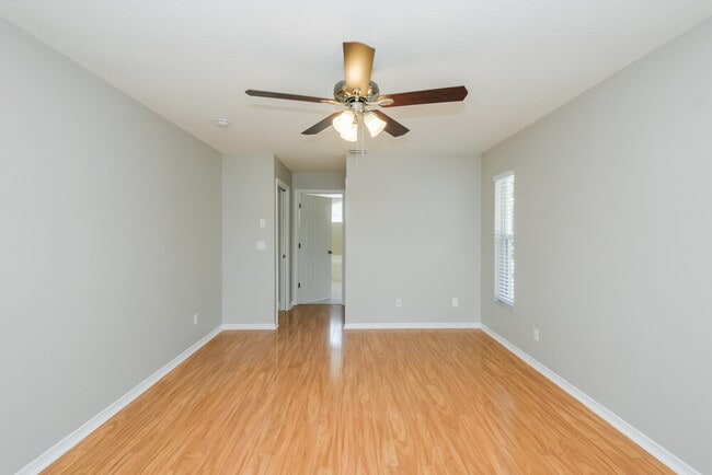 Building Photo - 4708 31st St Ct E