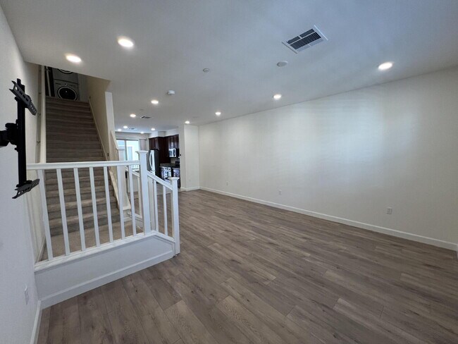 Building Photo - Spacious 2 Bedroom Townhome in San Jose