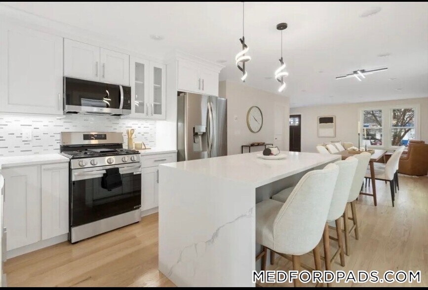 Building Photo - 14 Sturtevant Terrace