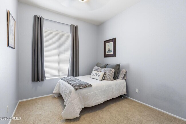 Building Photo - 10318 E Tierra Buena Ln