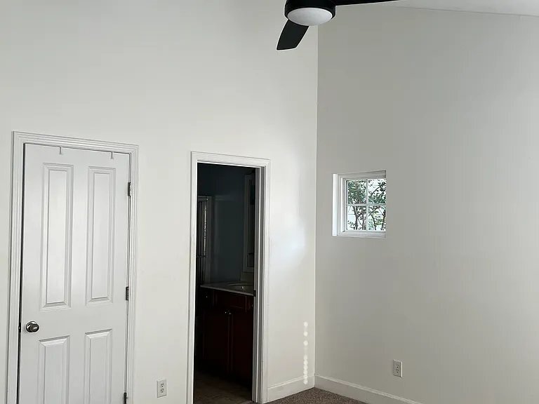 Building Photo - 7850 Heaton Way