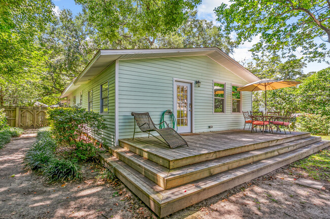 Building Photo - 1408 E Mallory St