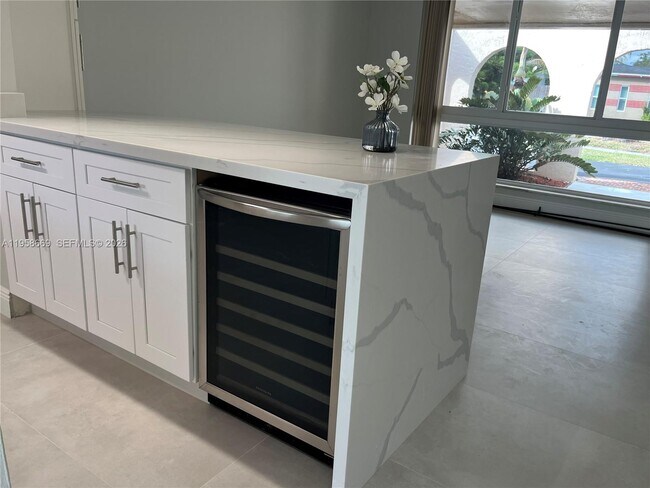 Building Photo - 9200 SW 54th St