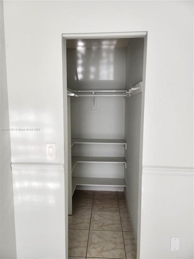 Building Photo - 250 180th Dr