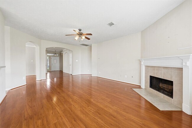Building Photo - 18010 Timber Crossing Ln