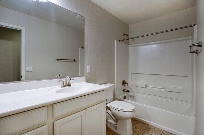 Building Photo - 2868 E Binner Dr