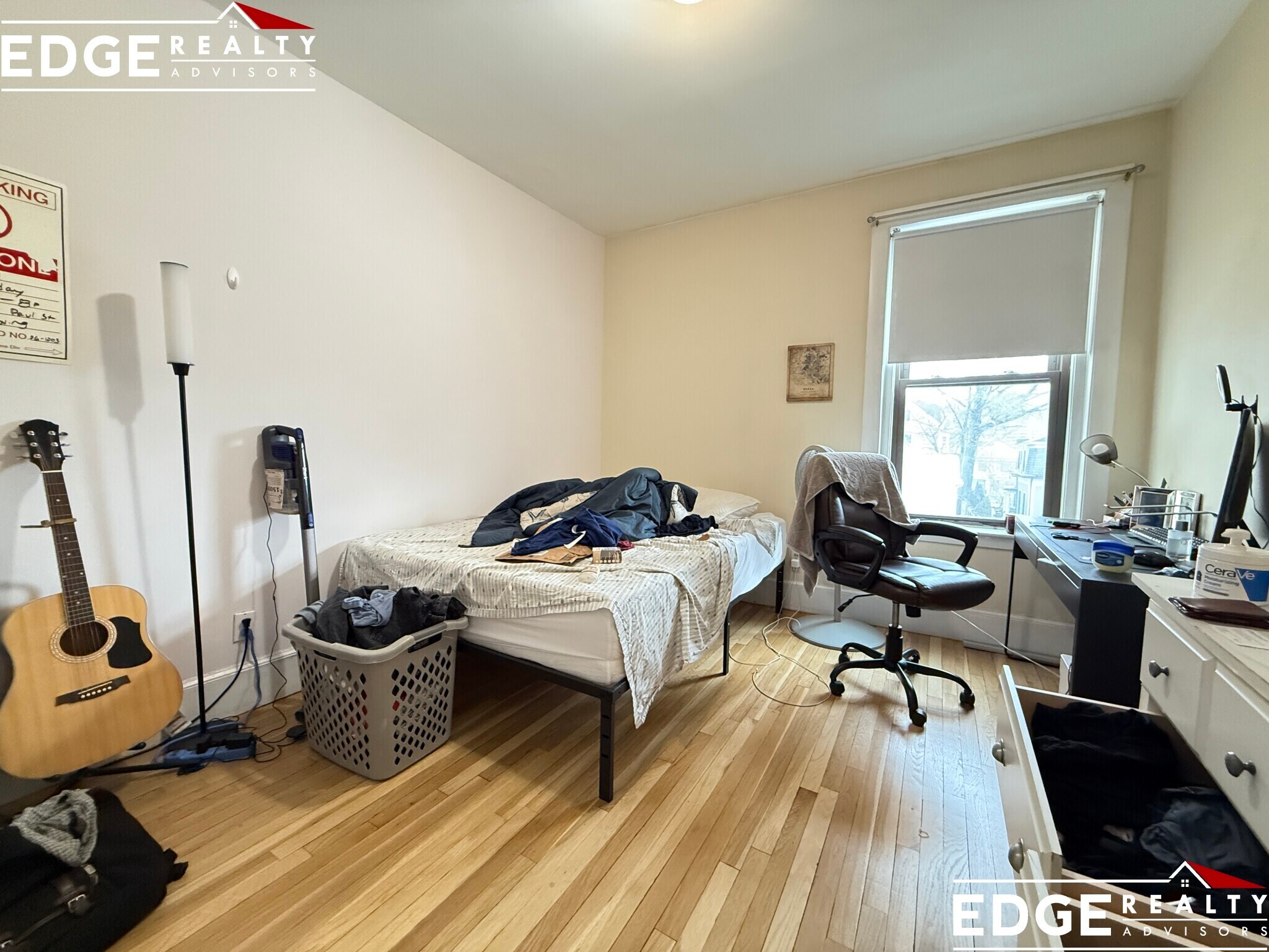 Building Photo - 74 Egmont St