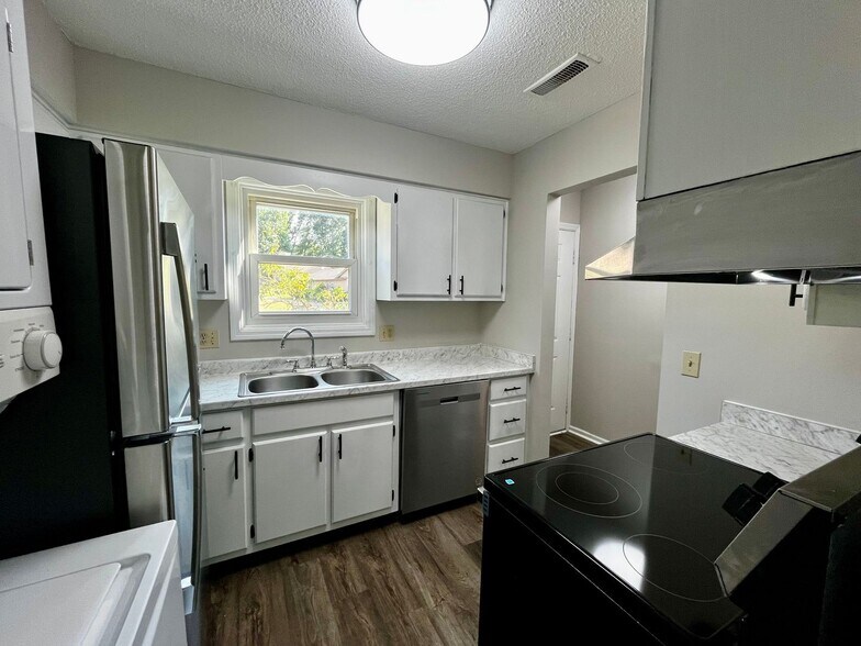 Building Photo - 812 Villa Park Ct