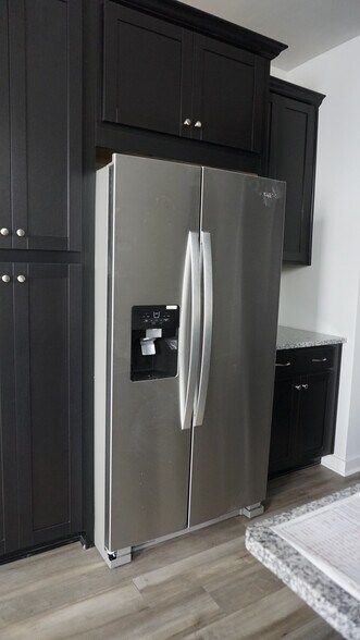 Building Photo - Room in Townhome on Munsing Dr
