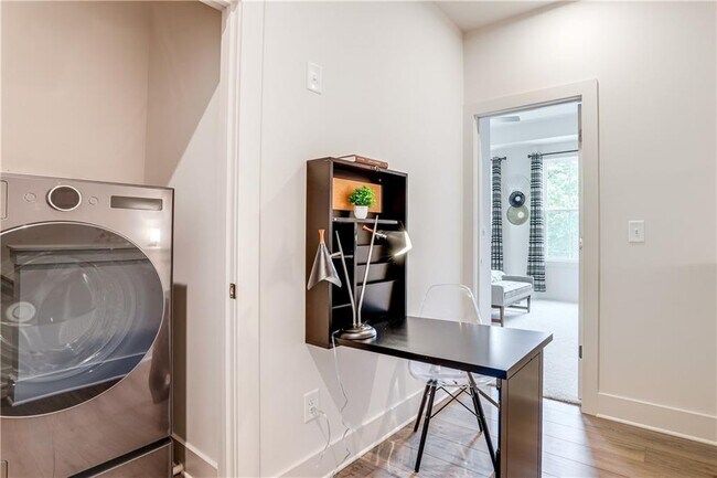 Building Photo - 1390 Cozy Cir SE