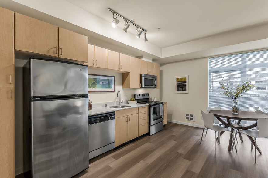 Renovated Studio Kitchen - Library Place