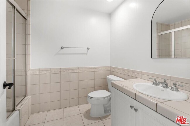 Building Photo - 1450 S Beverly Dr