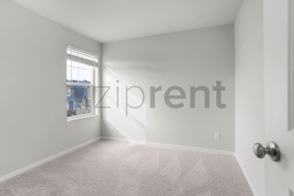 Building Photo - 11013 186th St E