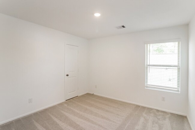 Building Photo - 1707 Fairlea Gin Path