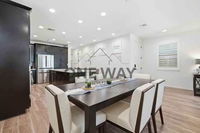 Building Photo - 1814 S Follett Way