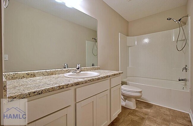 Building Photo - 33 Daylily Ct