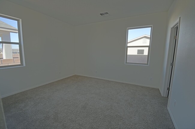 Building Photo - Newer Three Bedroom, Two Bath, Two Car Gar...