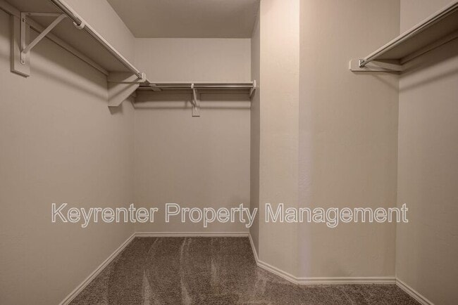 Building Photo - 209 SE 4th St