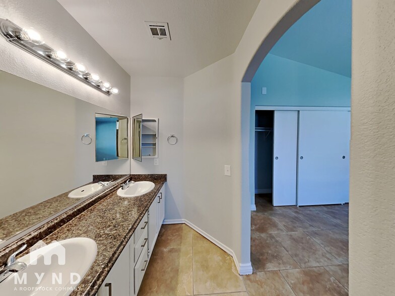 Building Photo - 2759 Terrace Stream Ct