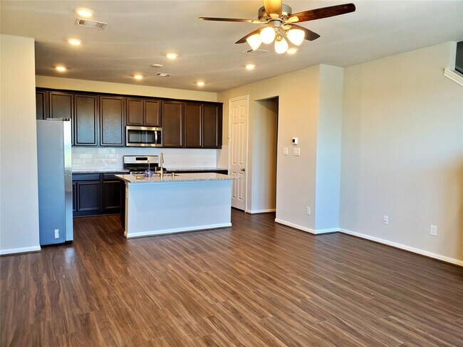 Building Photo - 9445 Towne Lake Pkwy