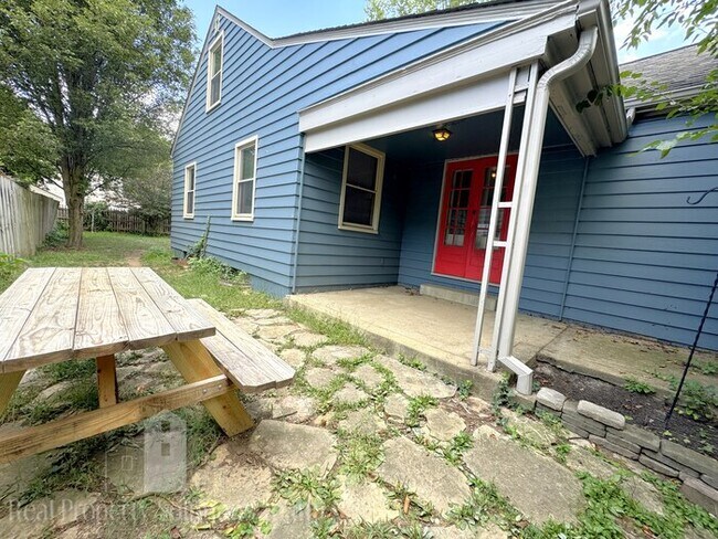 Building Photo - Beautiful home in Clintonville