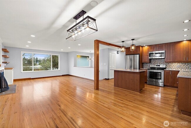 Building Photo - 3831 Letitia Ave S