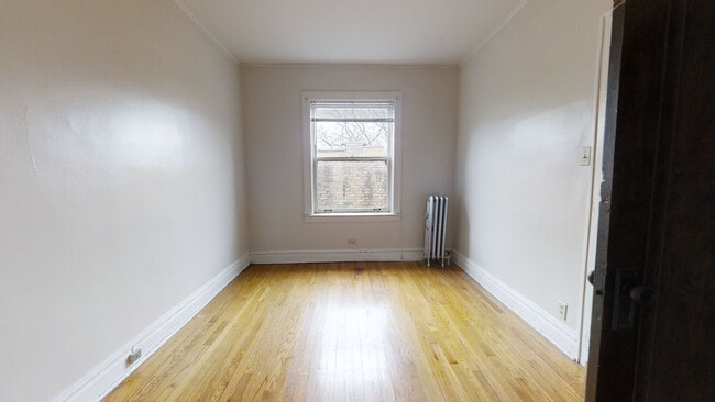 Building Photo - 822 Reba Pl
