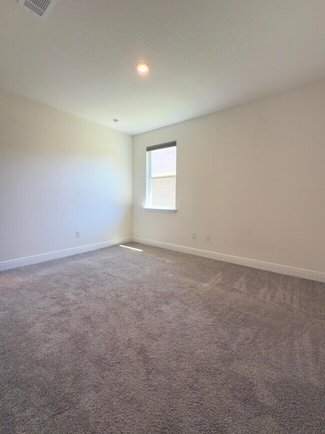 Building Photo - 296 Symphony Way