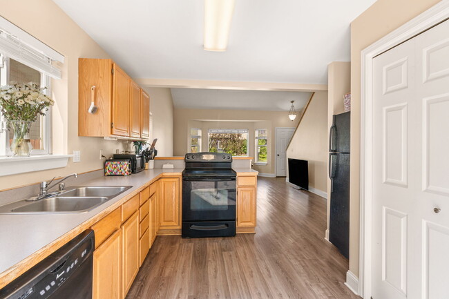 Building Photo - 306 Golden Valley Dr