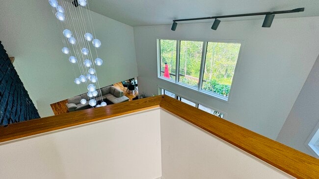 Building Photo - 96 Old Pascack Rd