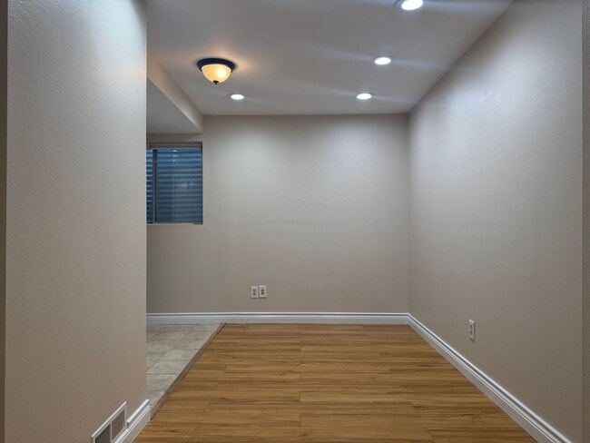 Building Photo - Beautiful Victoria Village Townhomes!