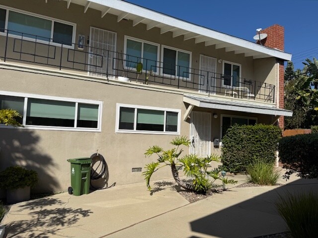 Bottom Floor Unit - 8420 Gulana Ave