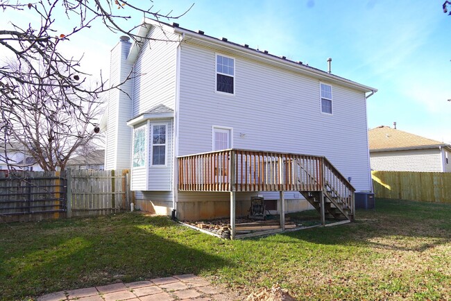 Building Photo - 3 bedroom, 2.5 bath home on a cul-de-sac i...