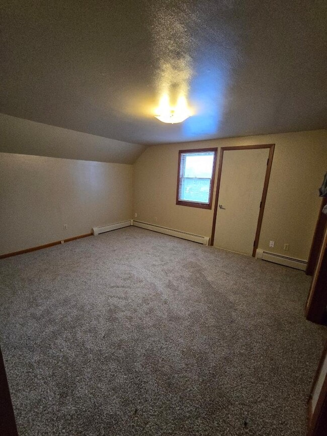 Building Photo - 210 Hendricks St