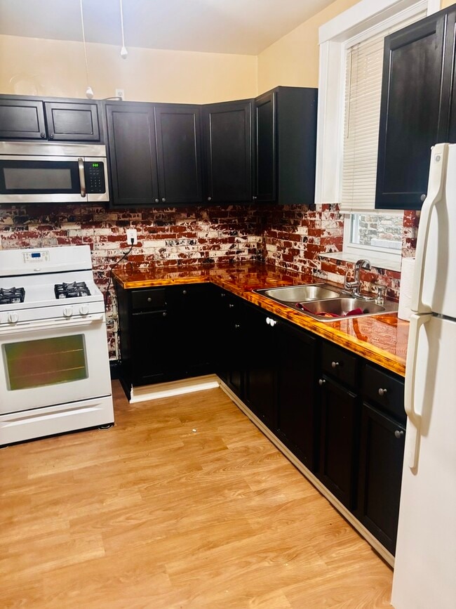 Building Photo - 4424 S Richmond St