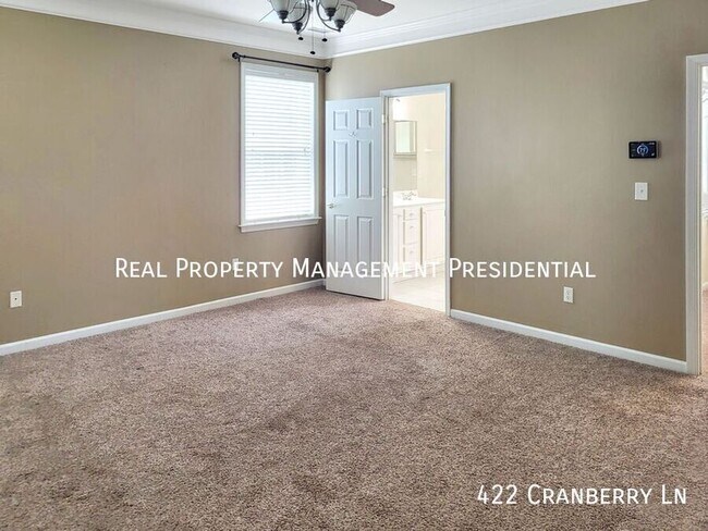 Building Photo - 422 Cranberry Ln