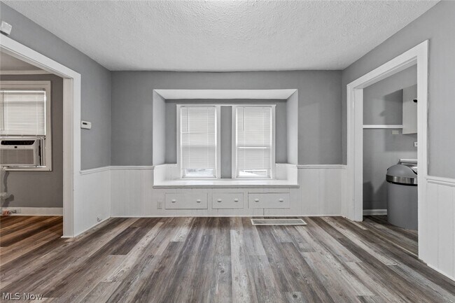 Building Photo - 3753 W 139th St