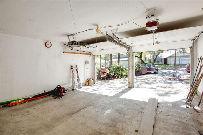 Building Photo - 9708 Moorberry St