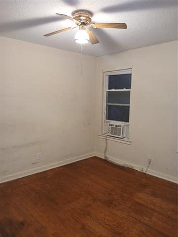 Building Photo - 3015 Avon St