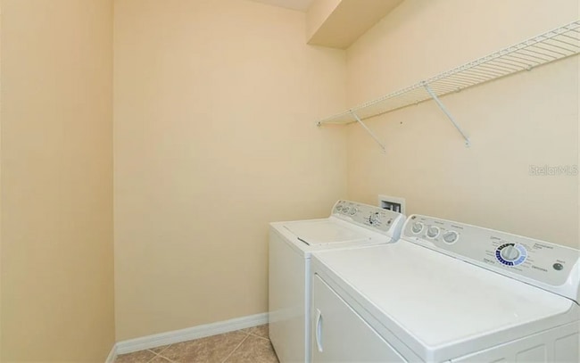 Building Photo - 2948 Oriole Dr