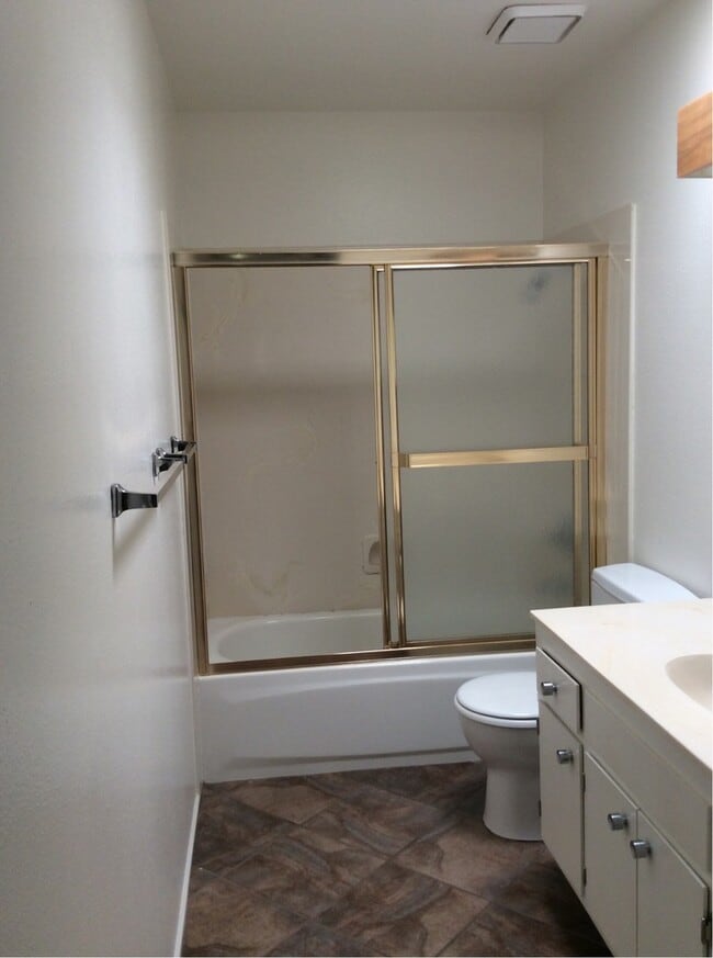 Building Photo - 405 Jardin Pl