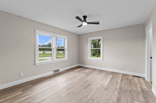 Building Photo - For Sale or Rent – Fully Renovated Stone R...